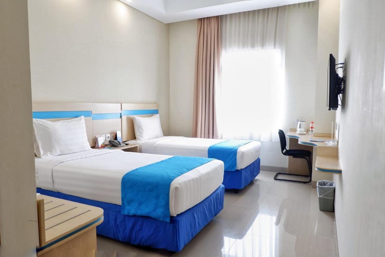Hotel Brothers Biru Solo Baru Exterior photo