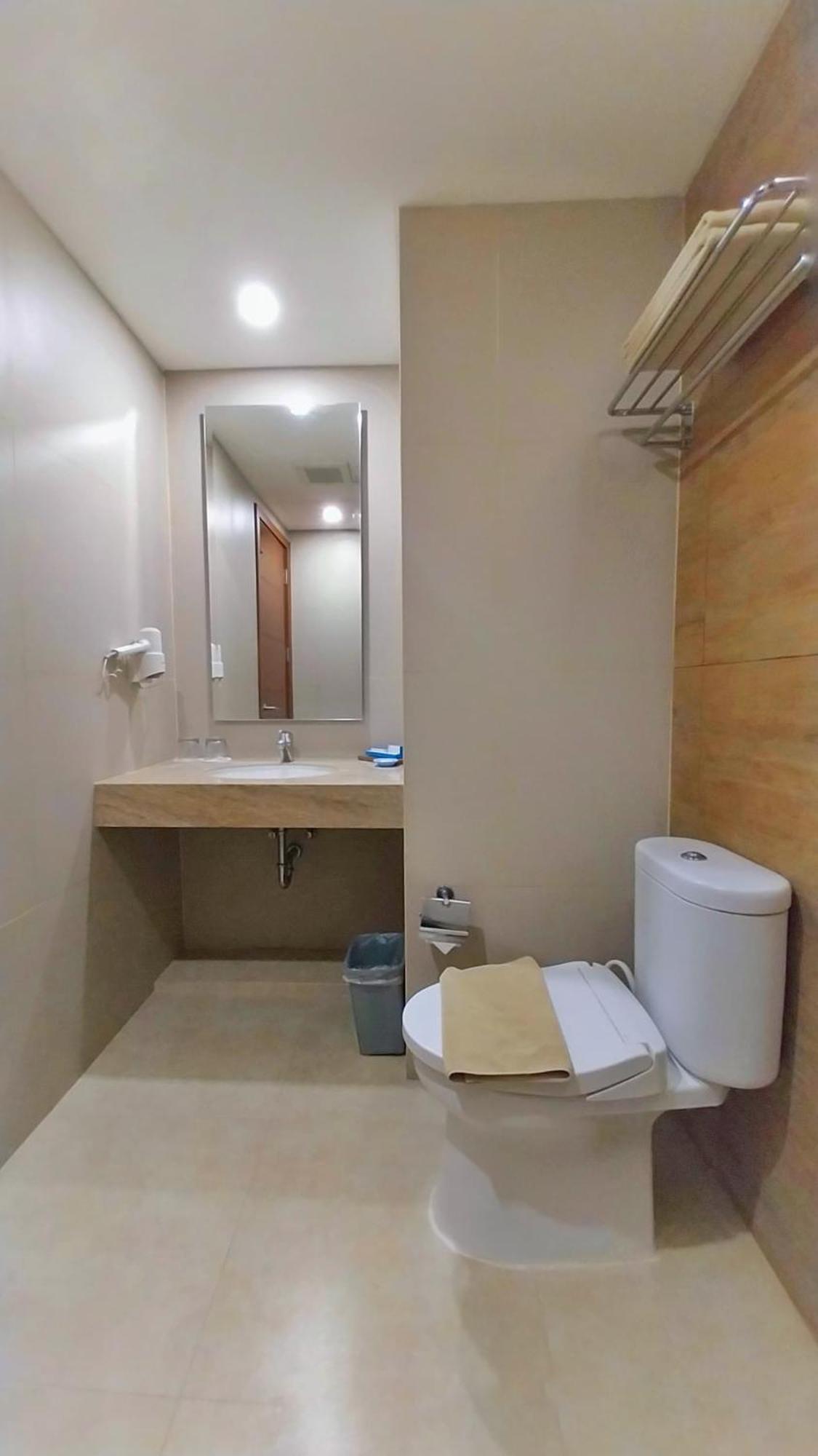 Hotel Brothers Biru Solo Baru Exterior photo