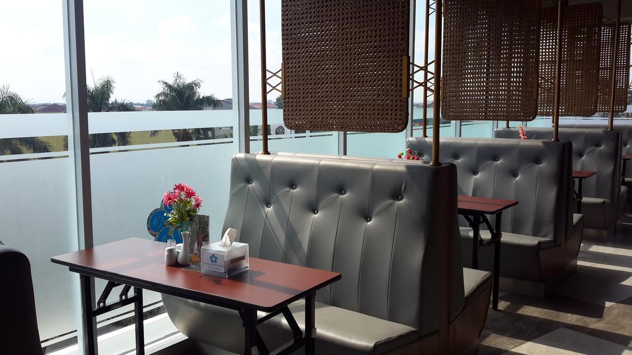 Hotel Brothers Biru Solo Baru Exterior photo