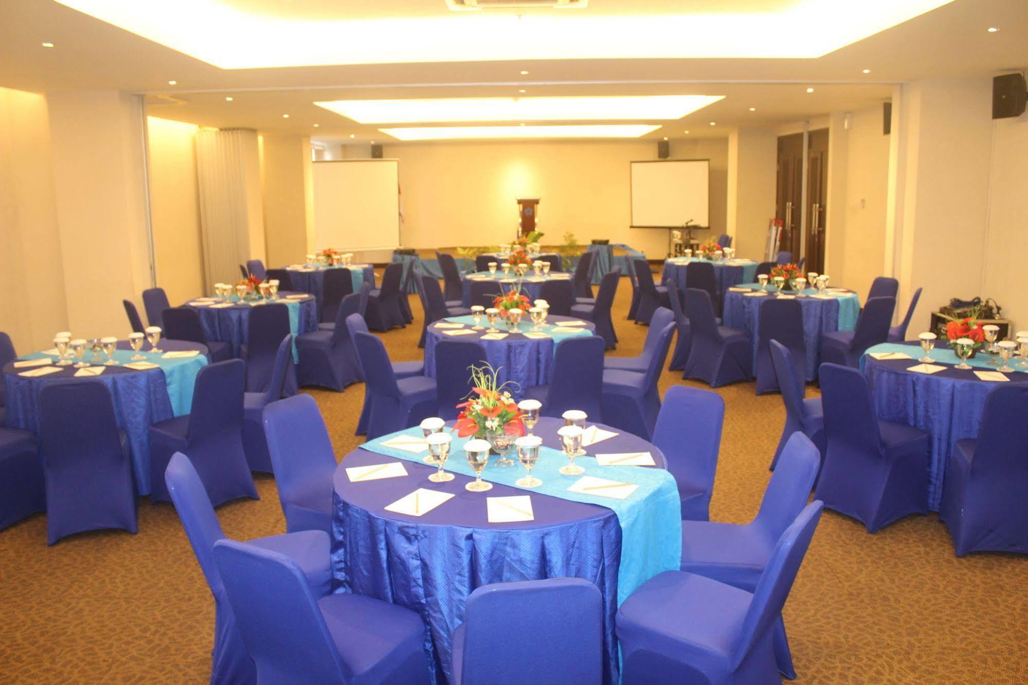 Hotel Brothers Biru Solo Baru Exterior photo
